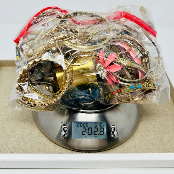 Vintage & Modern Gold Tone Mixed Metals Wearable  Bracelet Jewelry Lot 2lbs - Picture 11 of 13